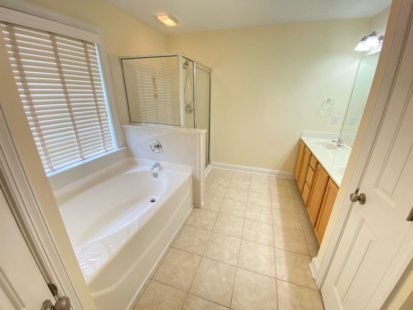 Lexington House: 105 Ridge Top Rd