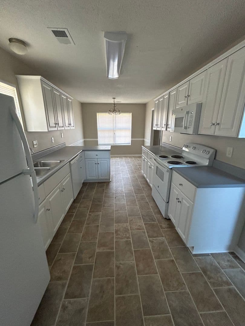 Augusta House: 4312  Leadville Ct