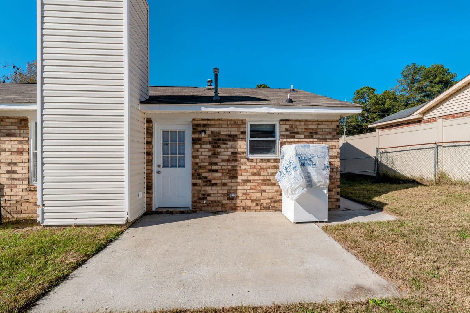 Augusta House: 2937 Dahlia Drive