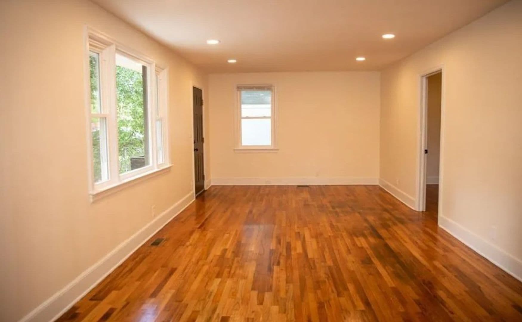 Columbia House: 1420 S Kilbourne Rd
