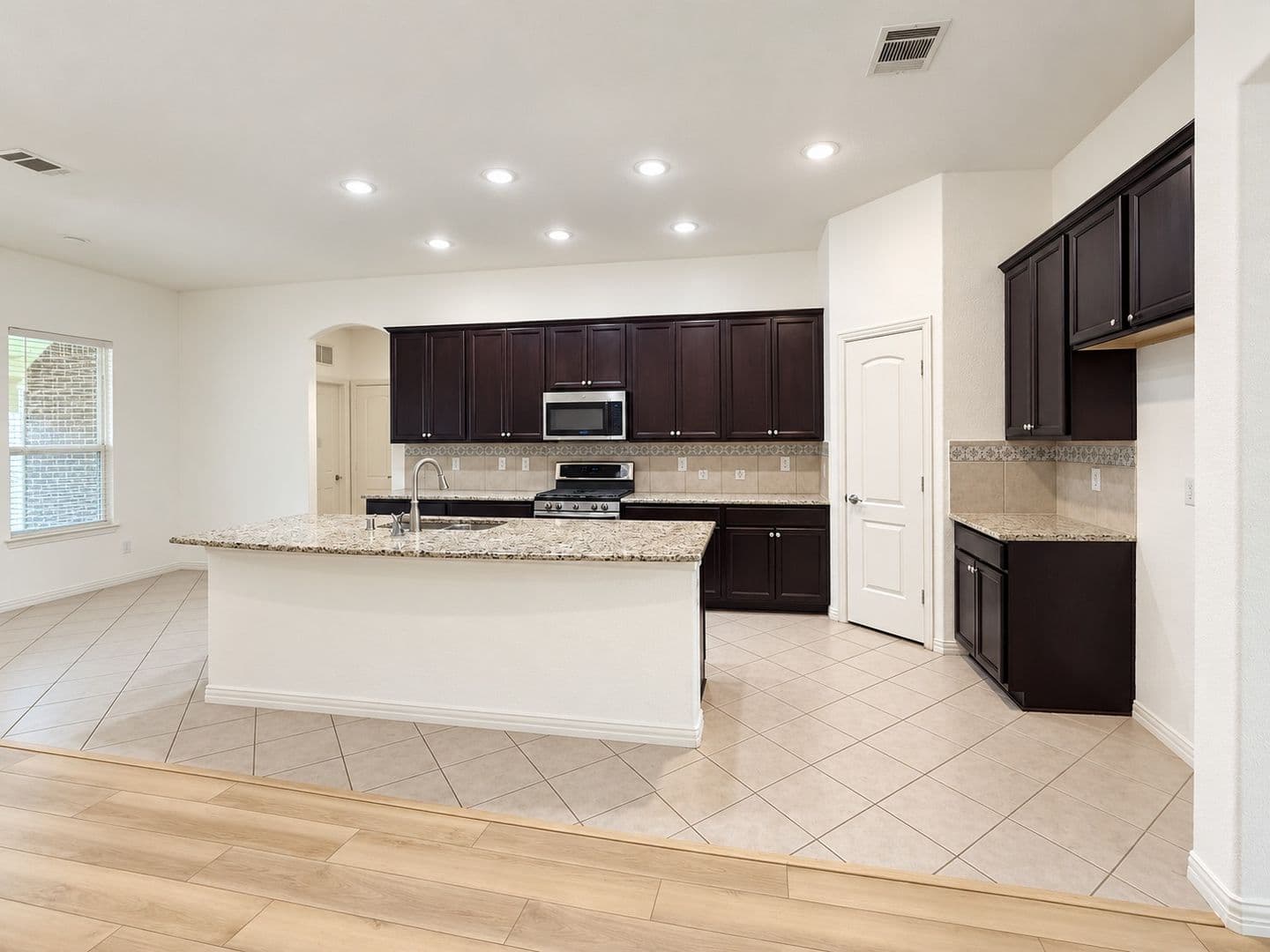 Fort Worth House: 8121 Belgian Blue Court