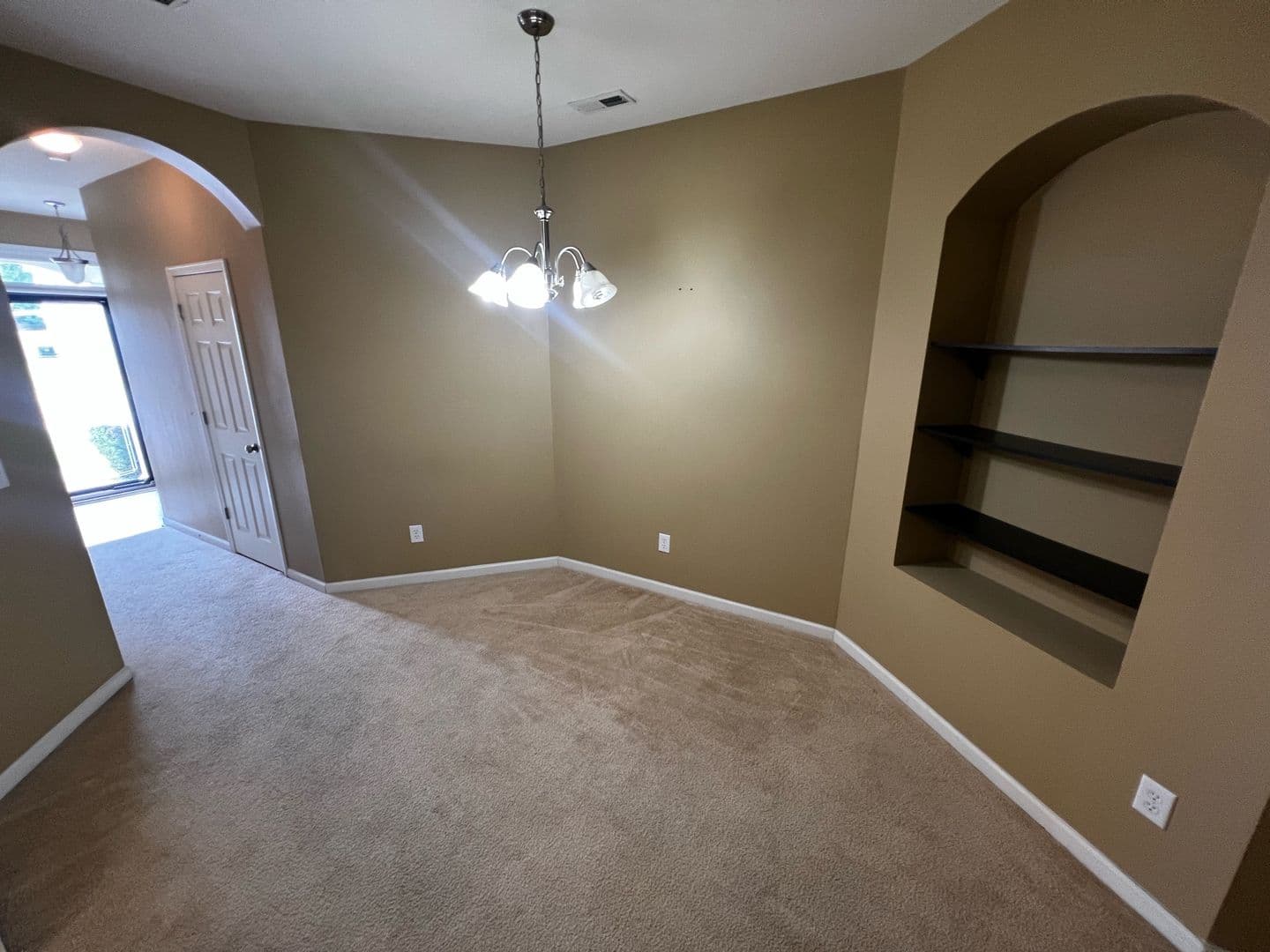 Summerville Townhome: 226 S Lamplighter Ln