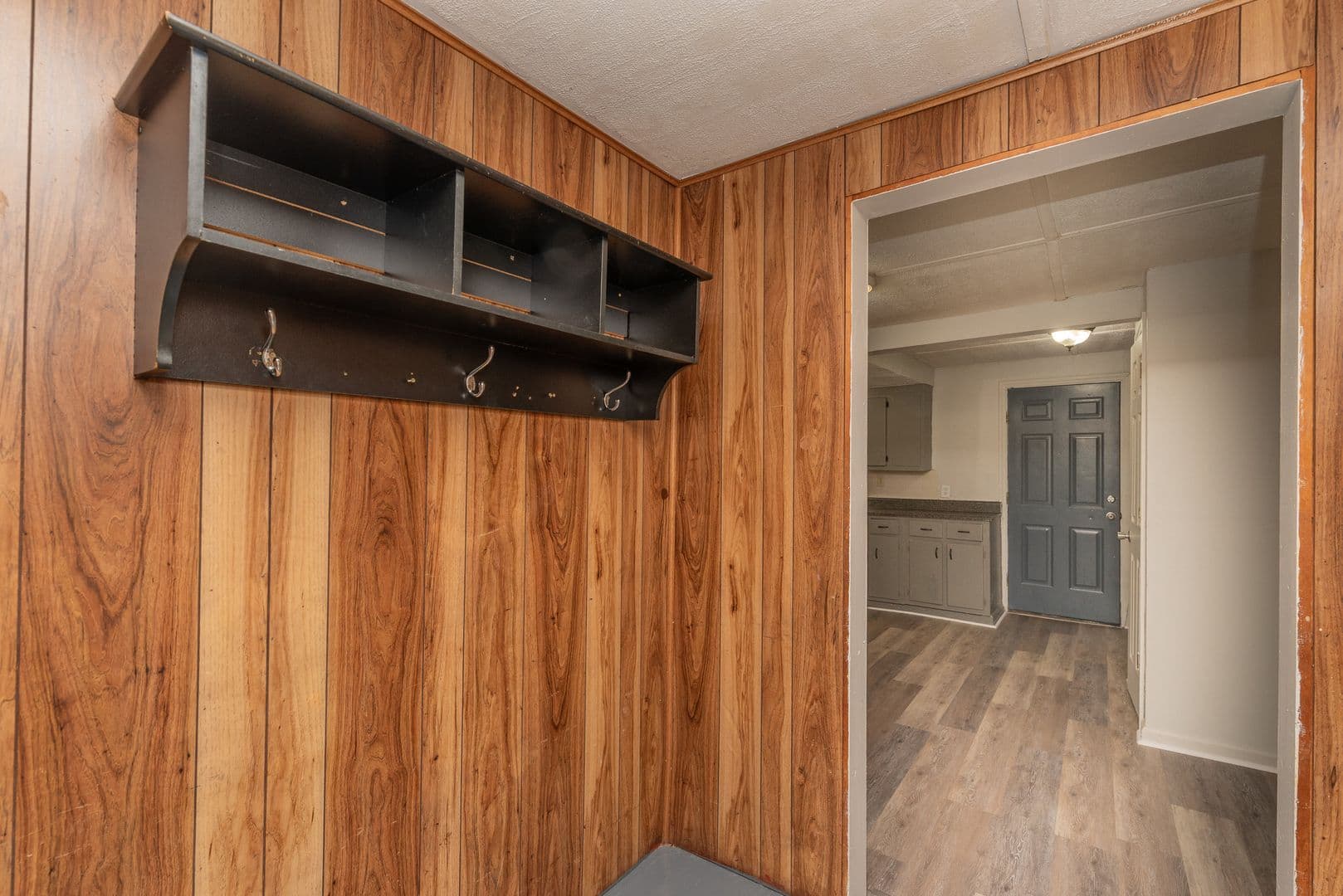 Augusta House: 2024 Clark St