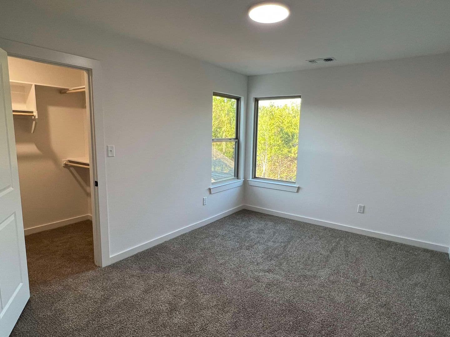 Denison Apartment: 2522-2524 South Fannin Avenue
