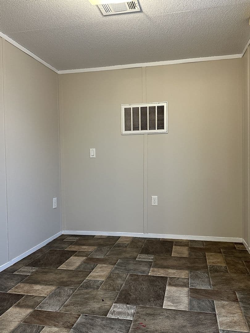 Wrens Apartment: 309 Constitution Ave