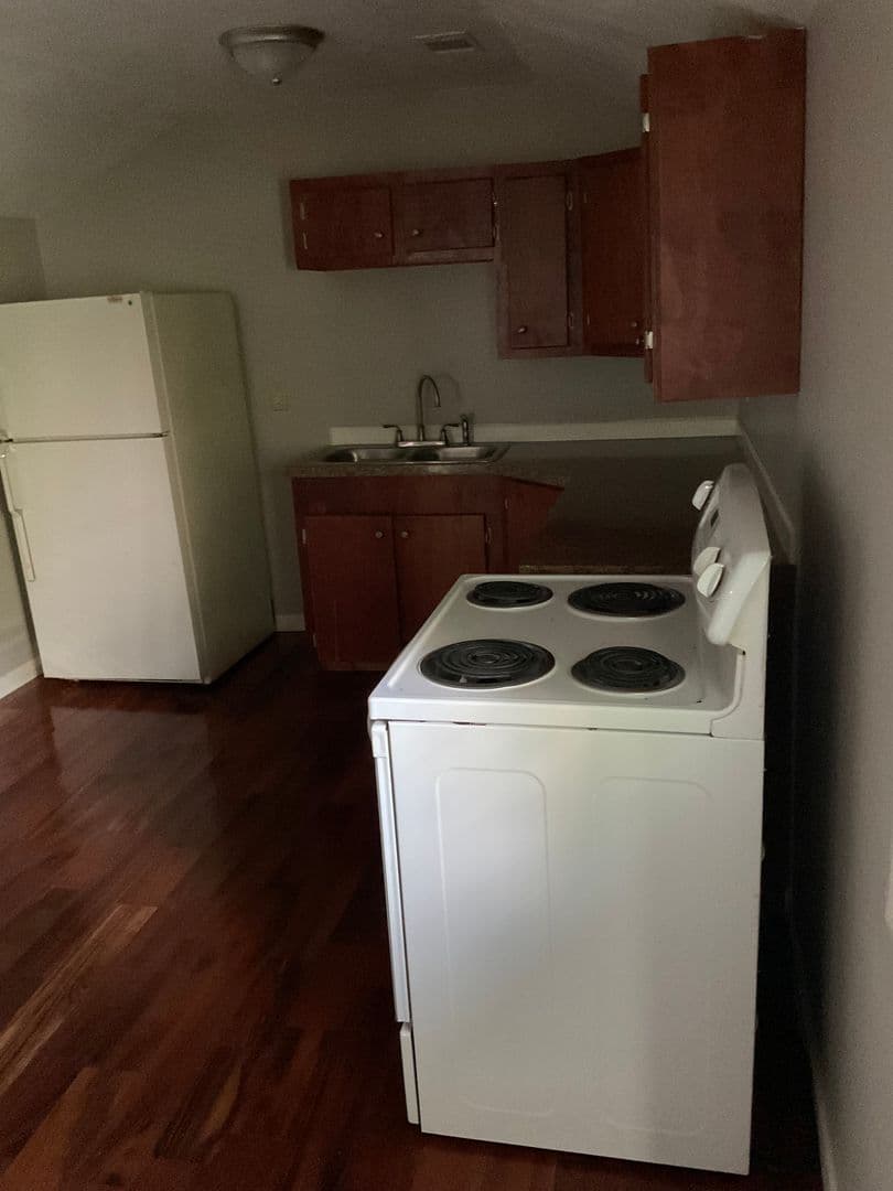 Aiken House: 225 Hudson Road