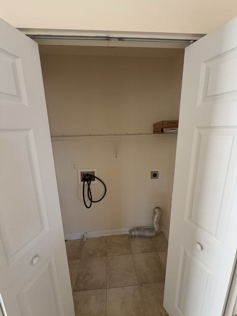 Lexington House: 420 Cape Jasmine Way