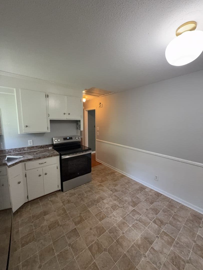 Columbia House: 1032 Lancaster St