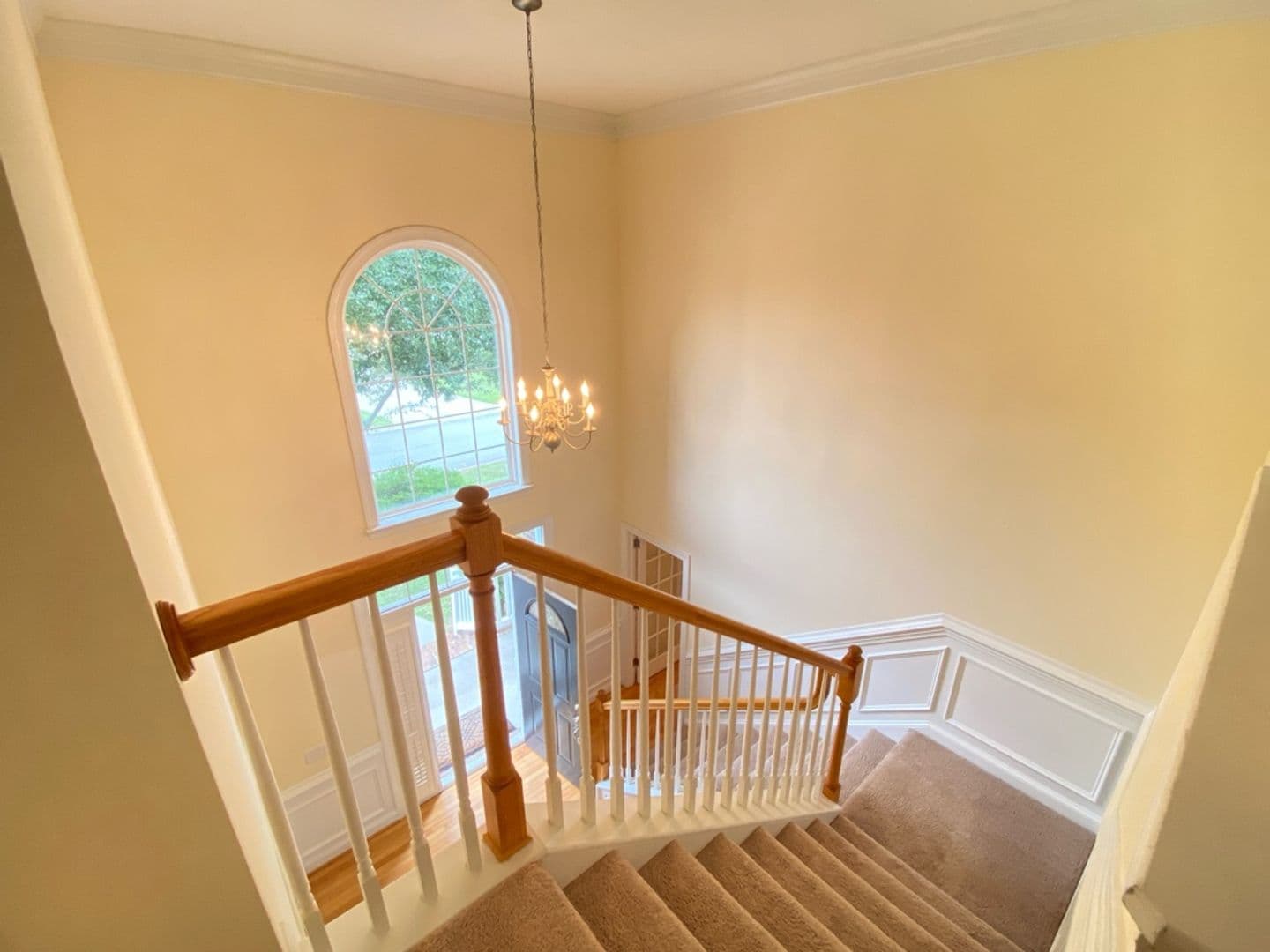 Lexington House: 105 Ridge Top Rd