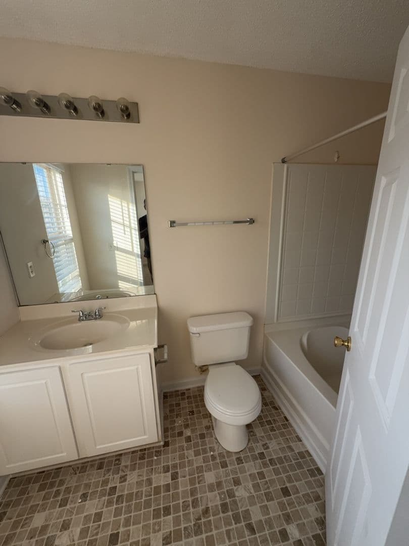 Lexington House: 420 Cape Jasmine Way