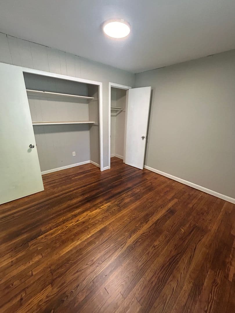 Augusta Apartment: 2547 & 2545 Dover Street
