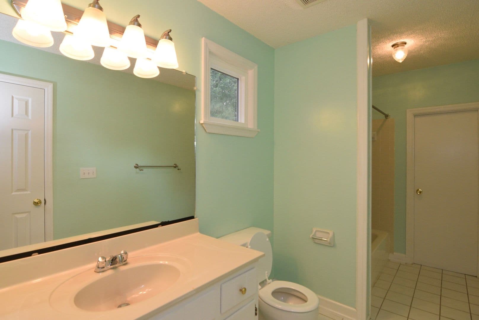 Evans House: 490 Pheasant Run Drive
