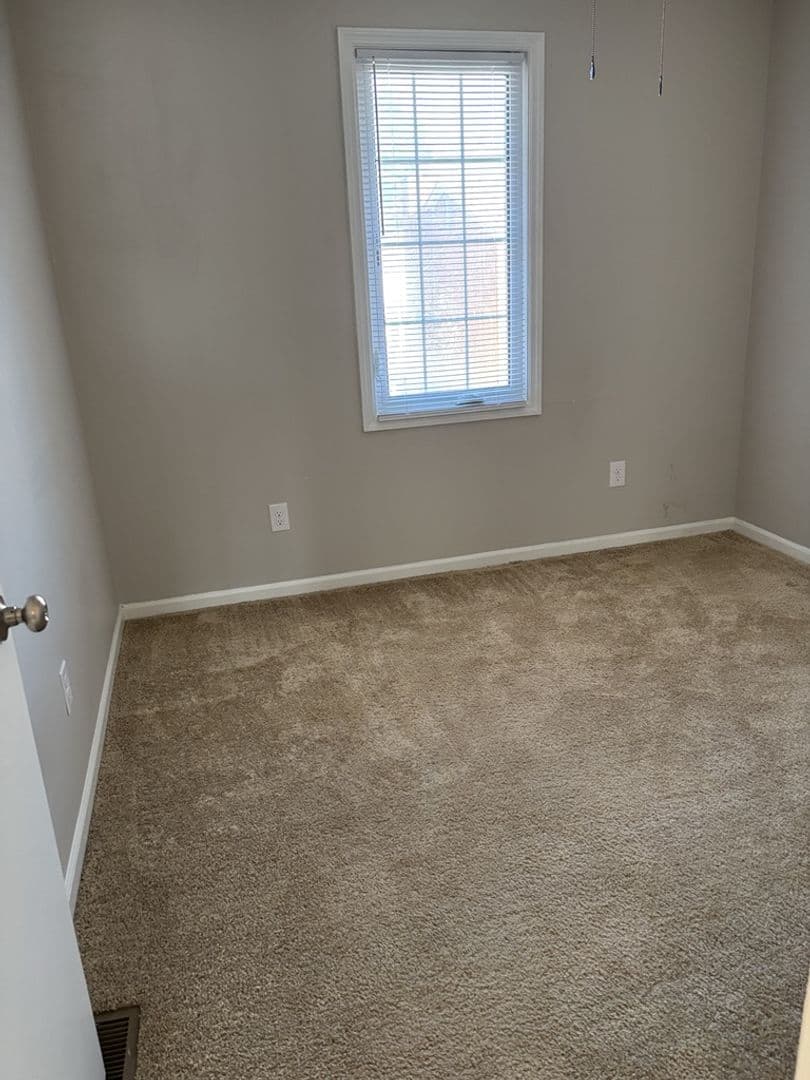 Cayce Townhome: Londonderry Sq