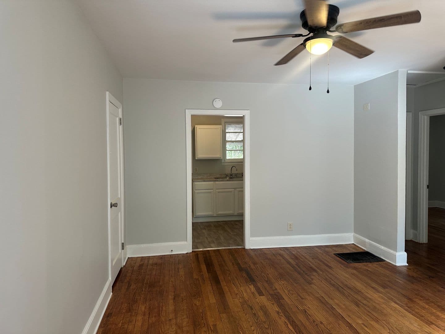 Columbia House: 525 Johnson Avenue