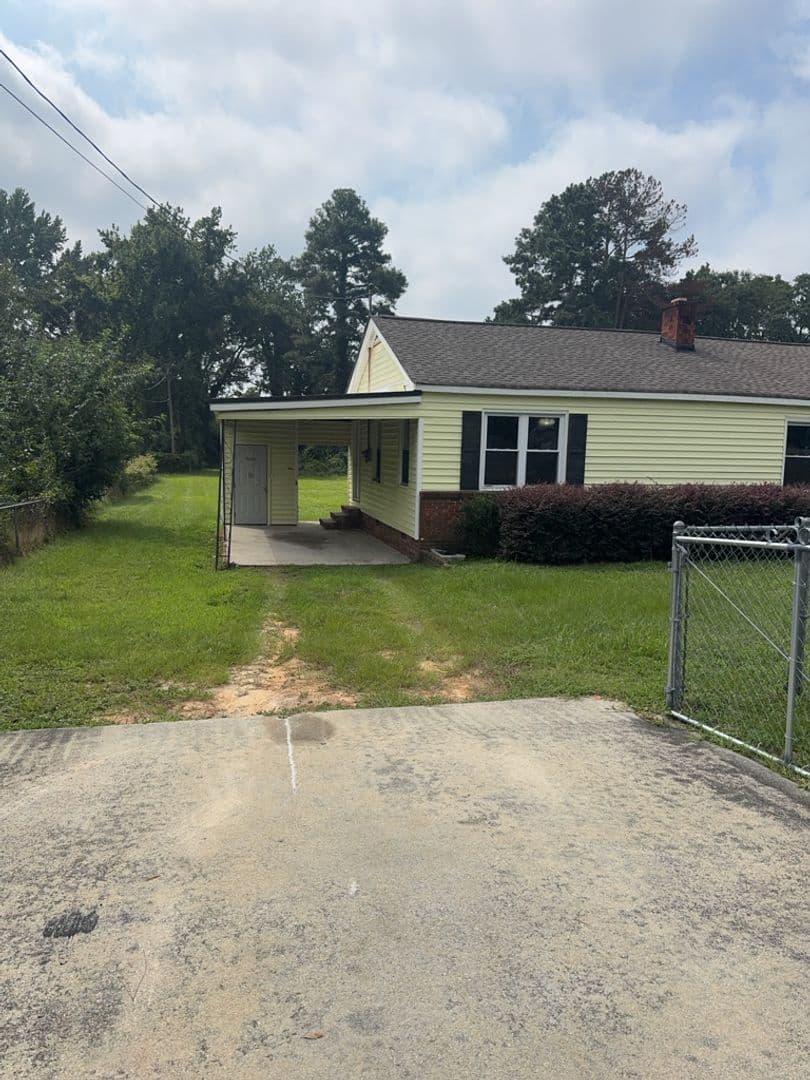 Augusta House: 2010 Cook Road
