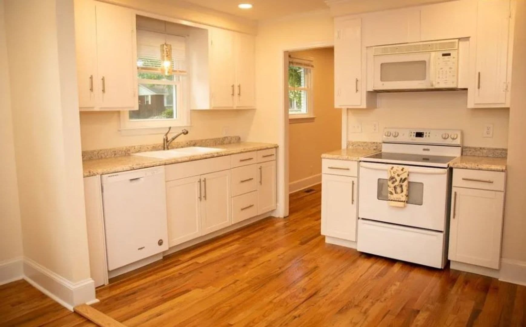 Columbia House: 1420 S Kilbourne Rd