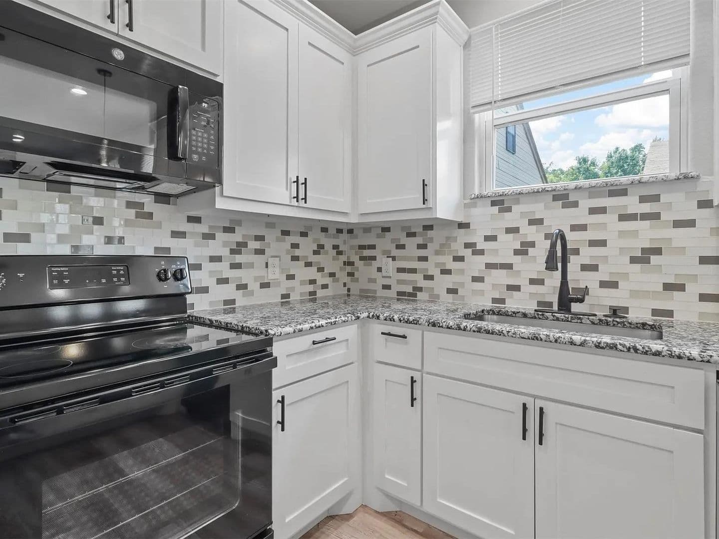 Denison House: 1104 W Elm Street