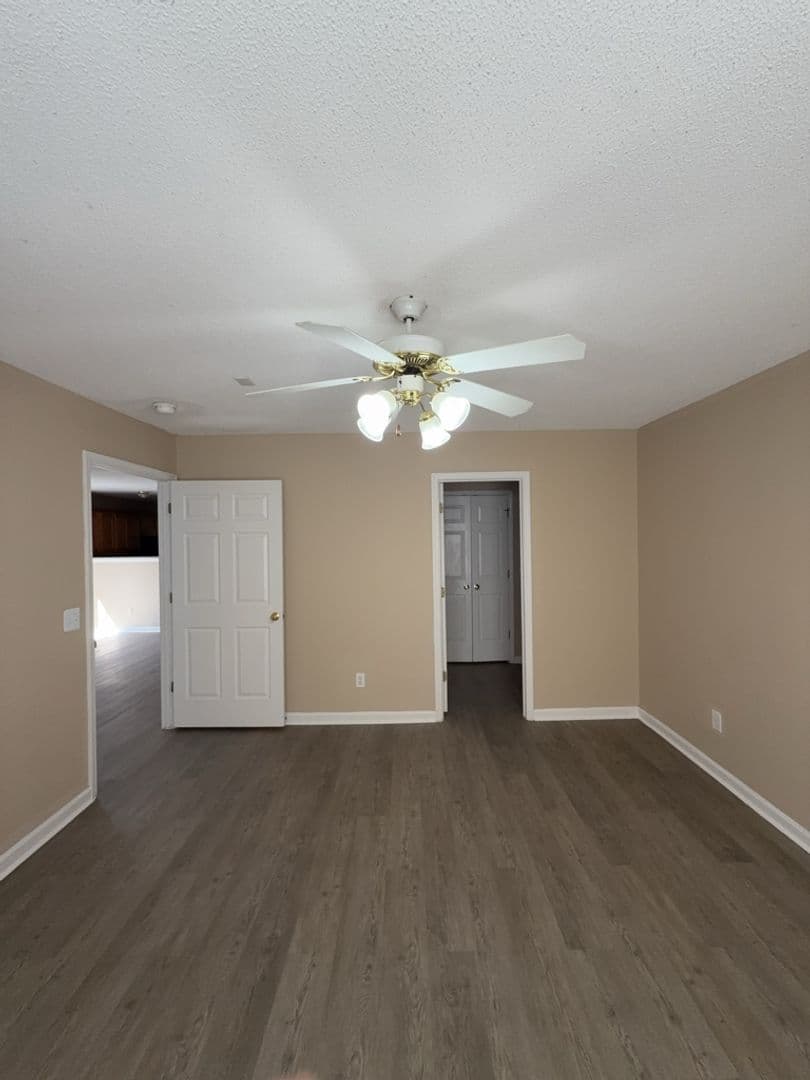 Columbia House: 515 Providence Crossing Dr