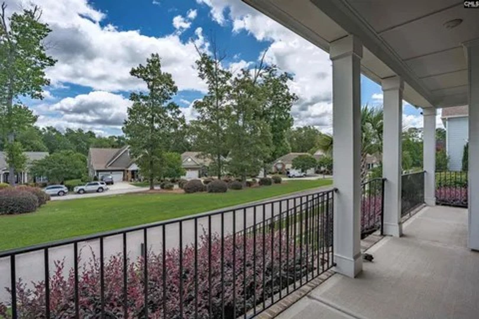 Elgin House: 234 Thacher Loop