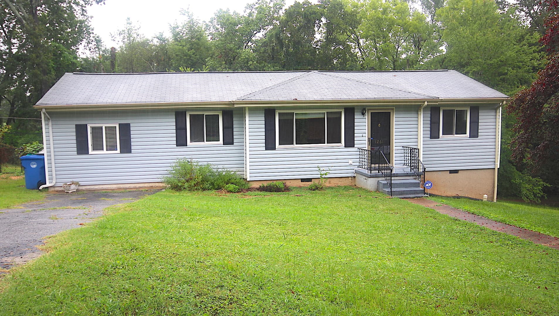 Hixson House: 1261 Northern Hills Road