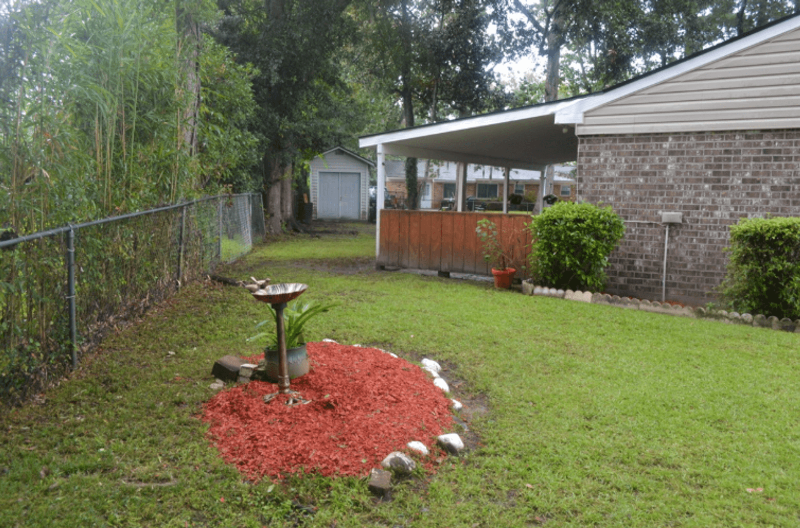 Charleston House: 1992 Beechnut St