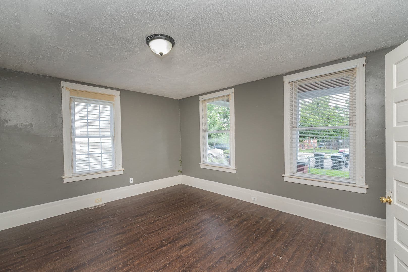 Augusta House: 2024 Clark St