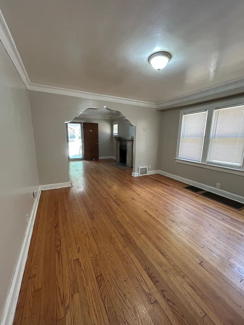 Kansas City House: 5345 Charlotte St.