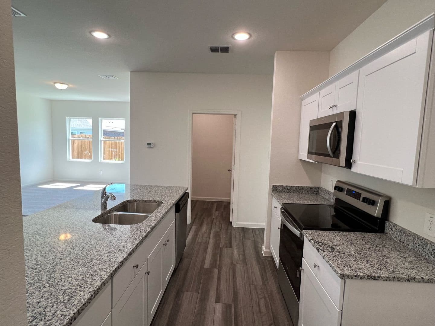 Lavon House: 752 Richmond Drive
