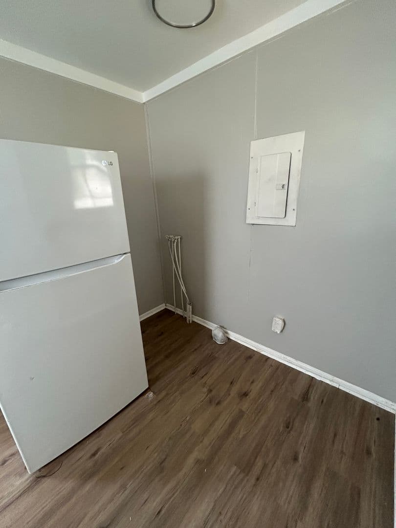 Augusta Apartment: 2547 & 2545 Dover Street