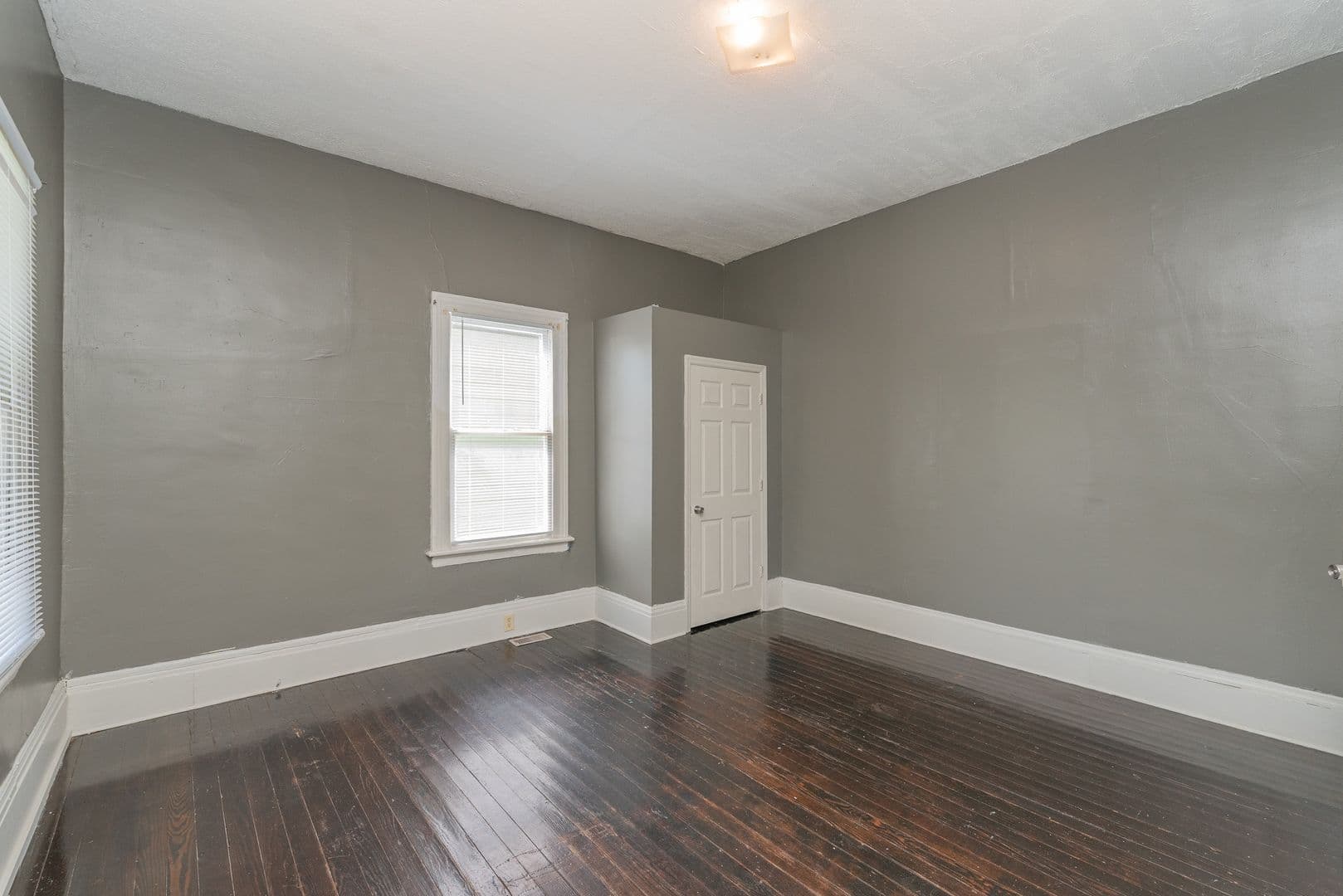 Augusta House: 2024 Clark St