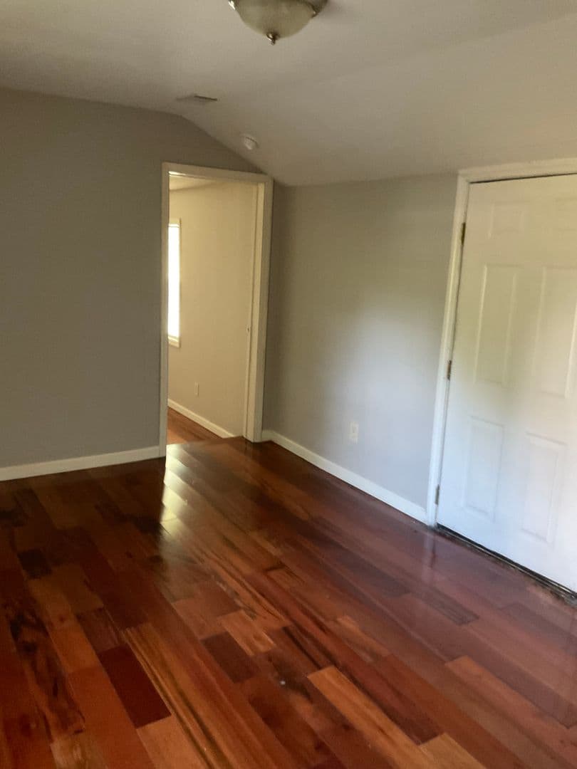 Aiken House: 225 Hudson Road