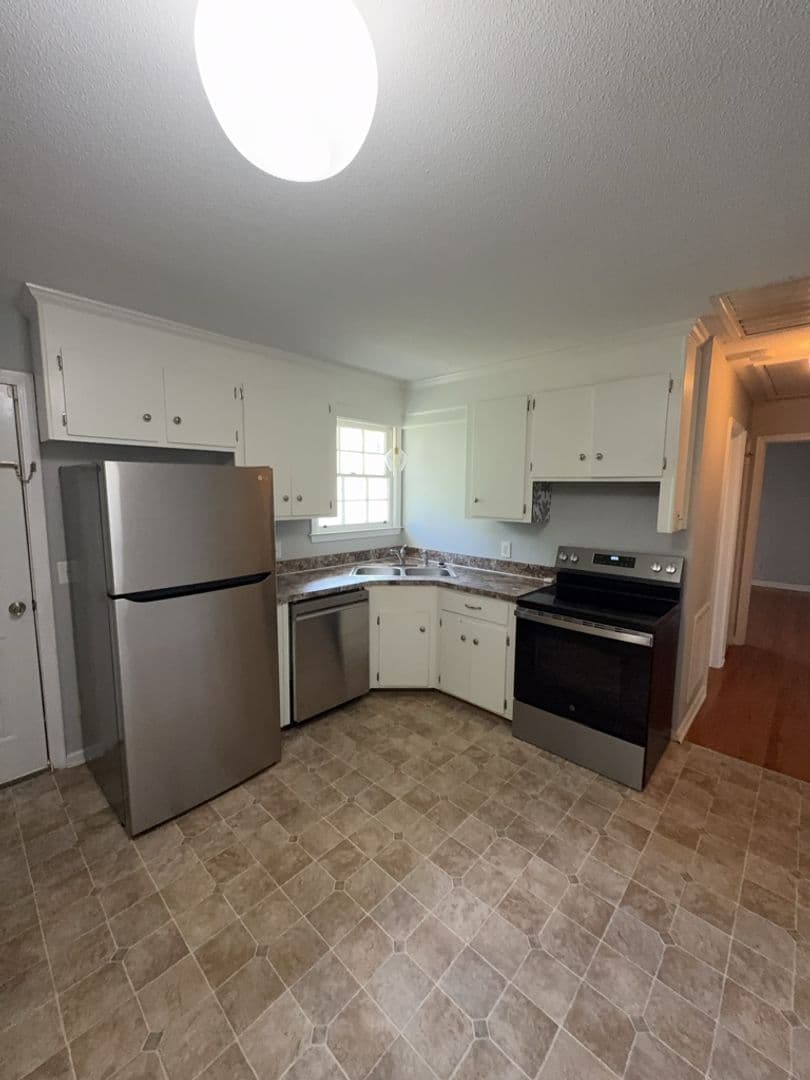Columbia House: 1032 Lancaster St