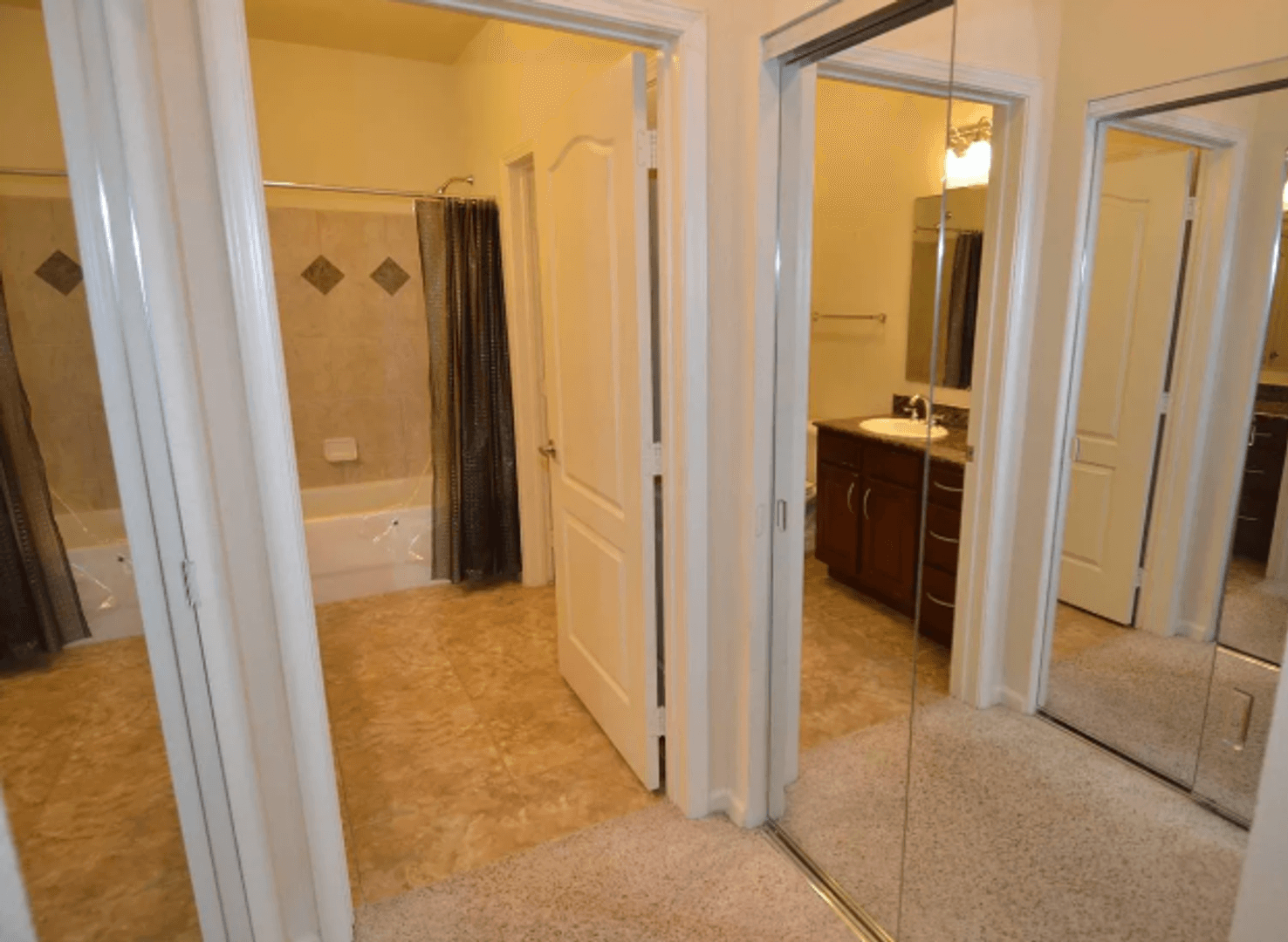 Columbia House: 1085 Shop Rd Unit 320