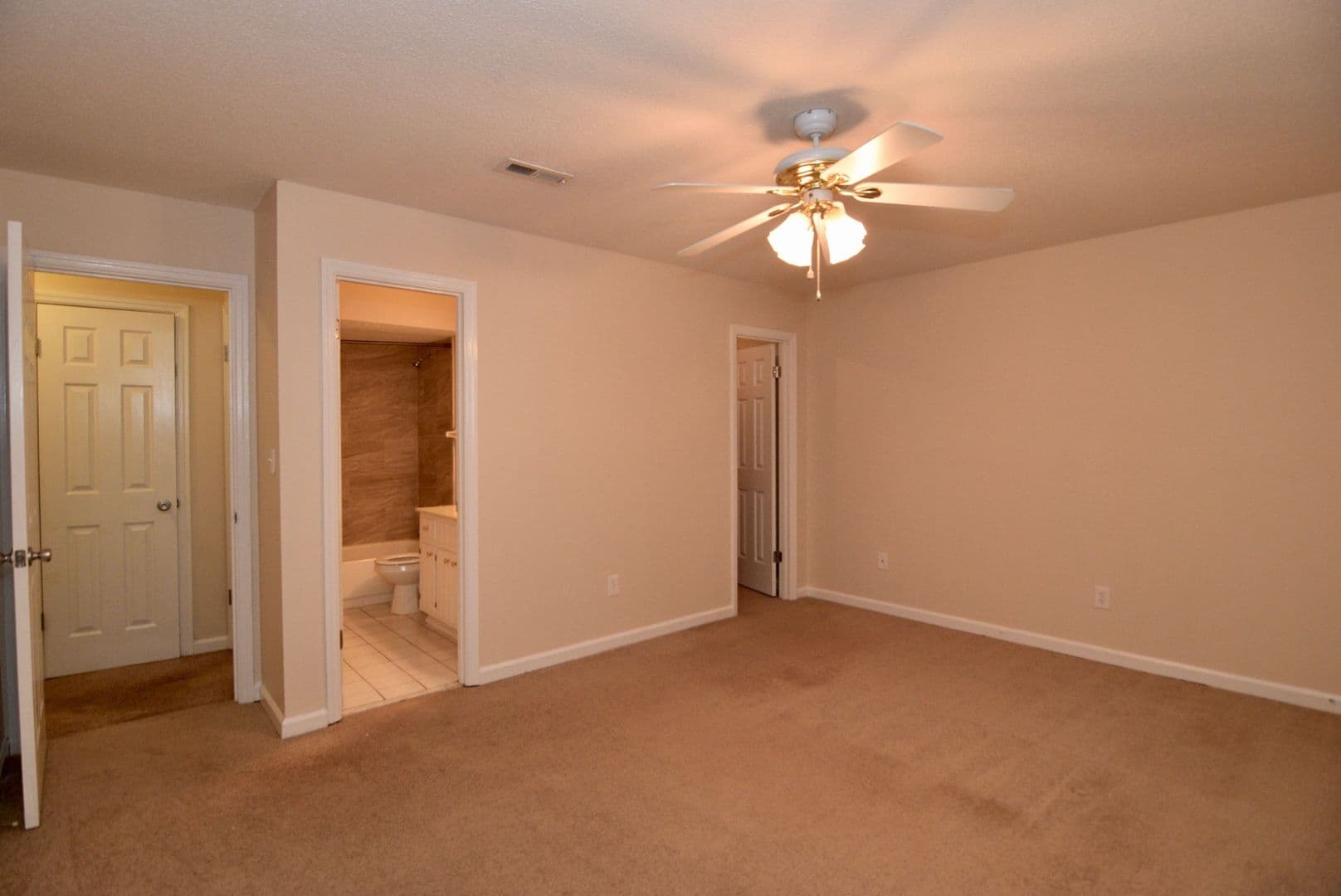 Evans House: 490 Pheasant Run Drive