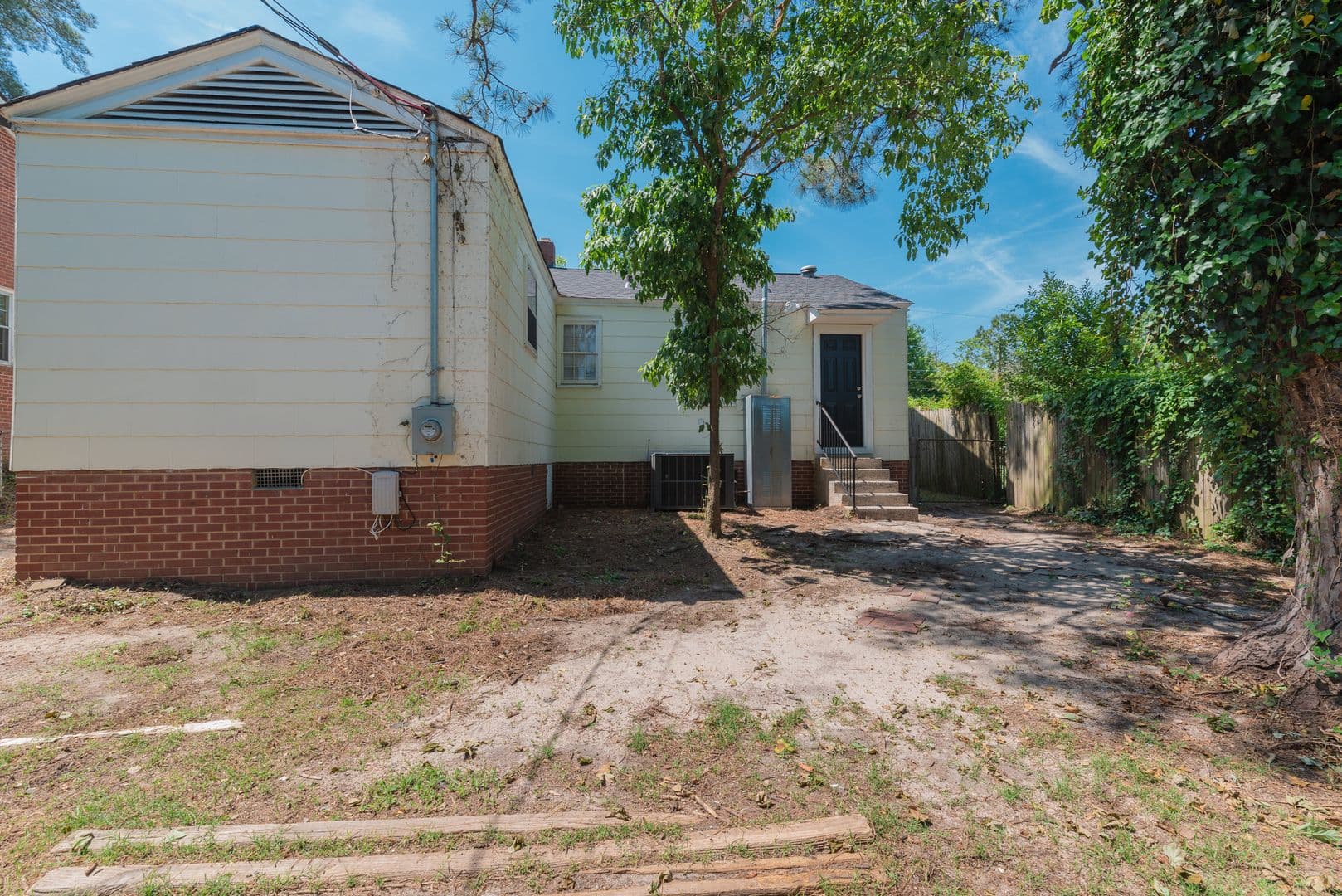 Augusta House: 2269 Pund Avenue
