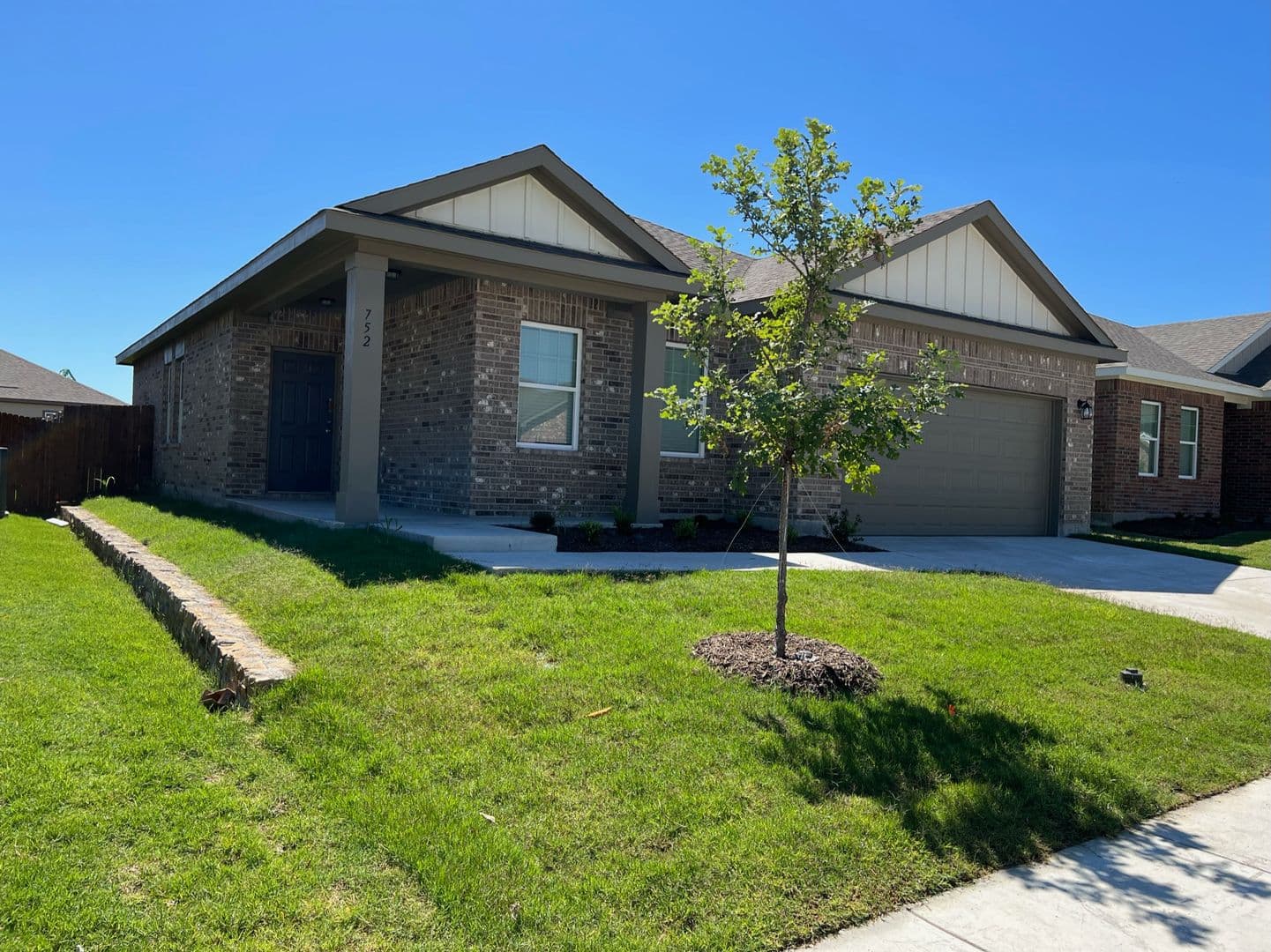 Lavon House: 752 Richmond Drive