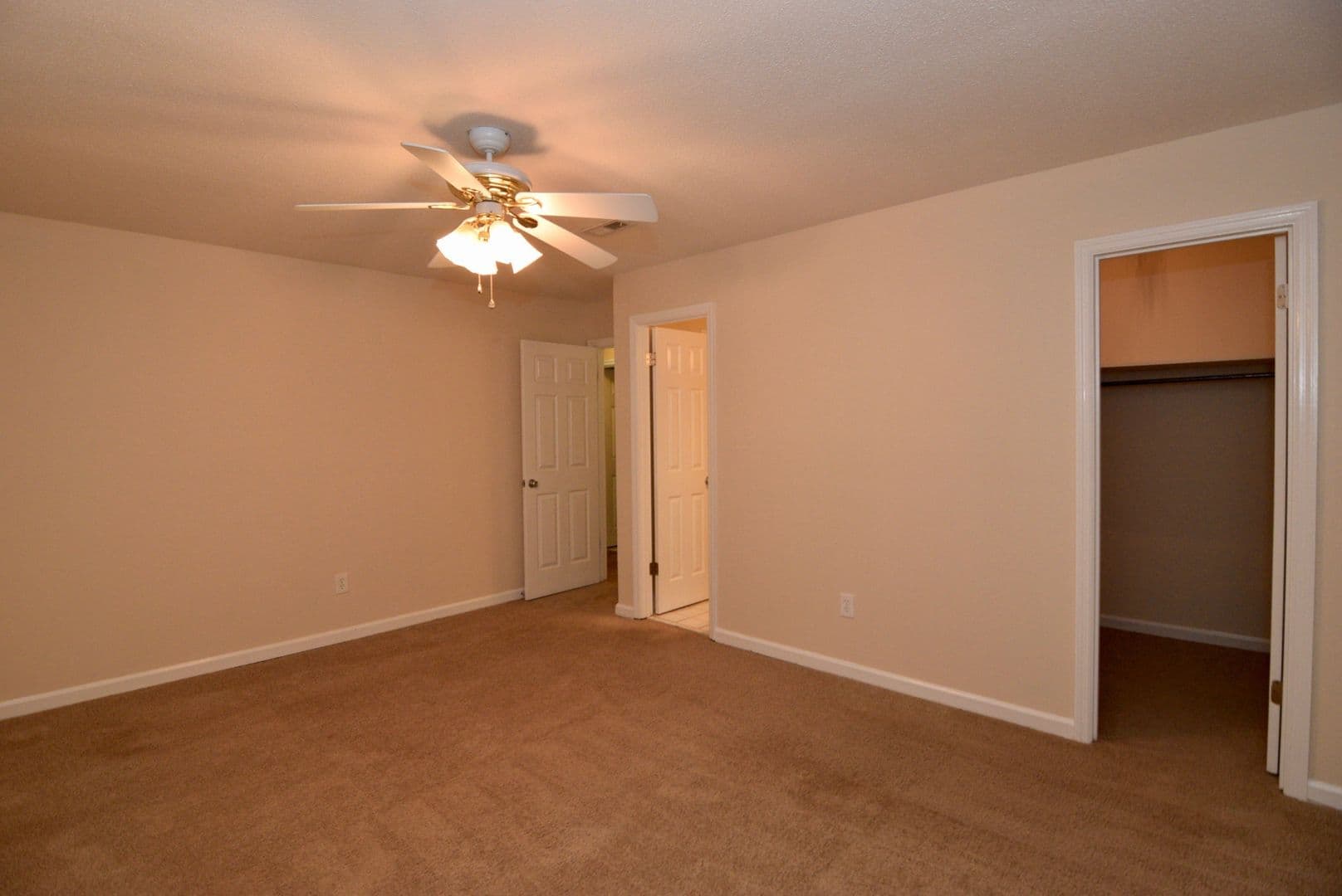 Evans House: 490 Pheasant Run Drive