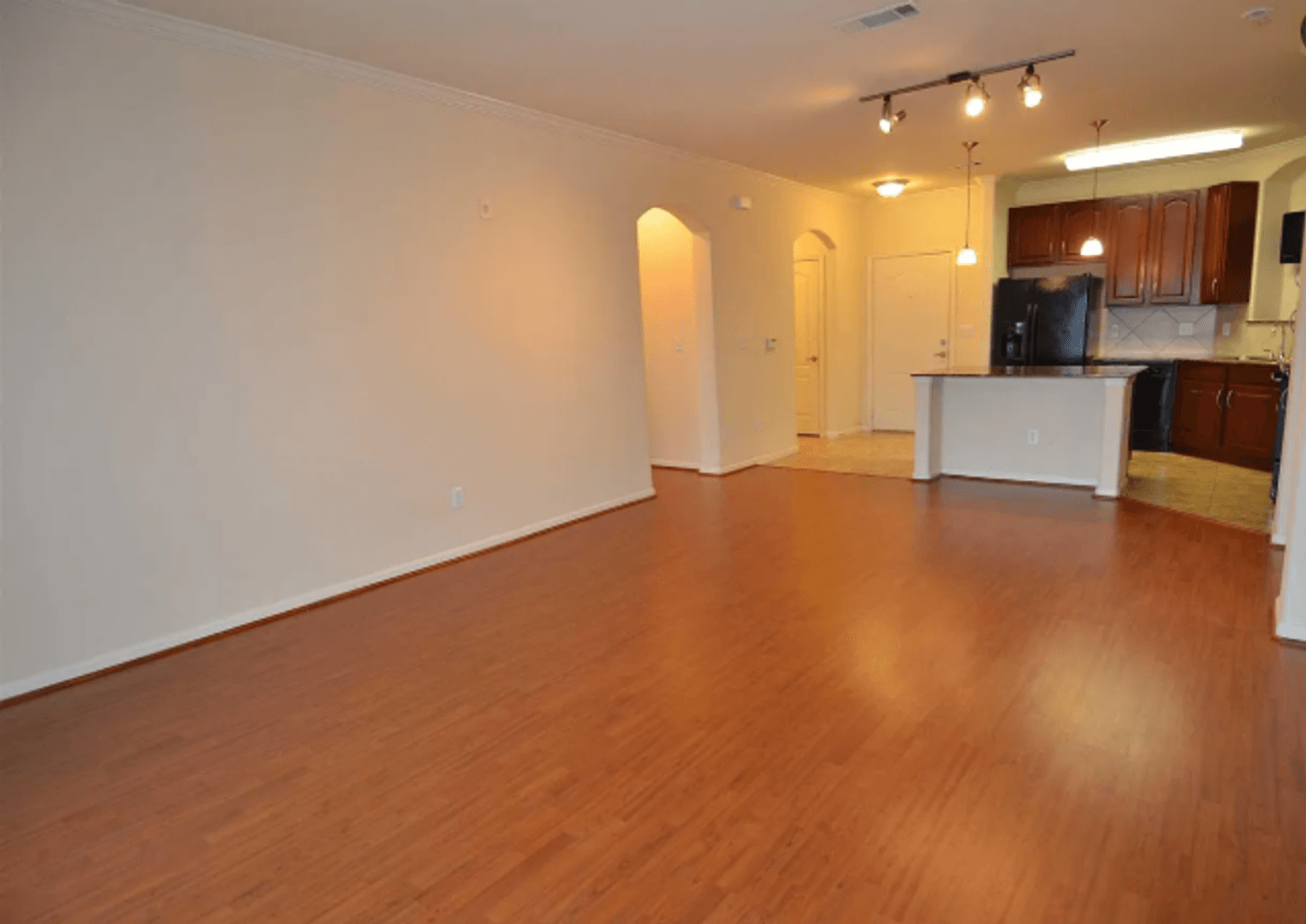 Columbia House: 1085 Shop Rd Unit 320