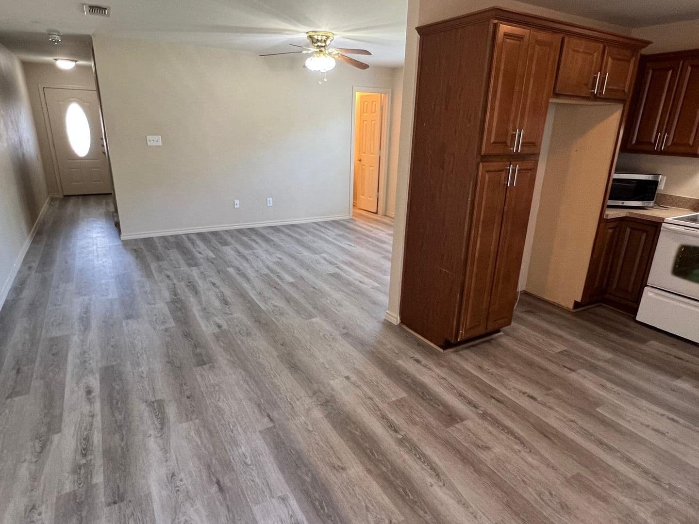 Princeton Apartment: 929-931 Parkplace Ridge