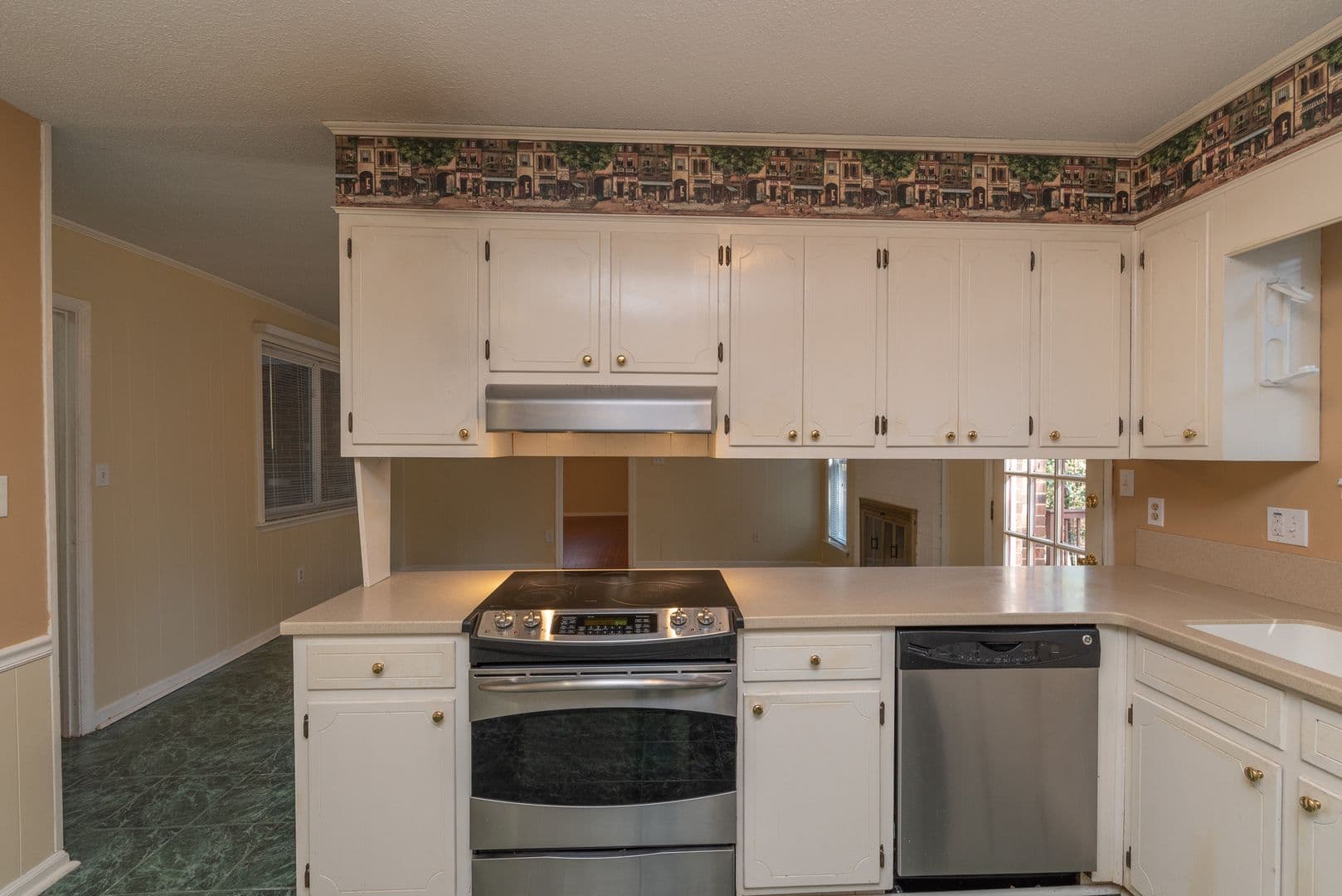 Augusta House: 1140 Brookwood Drive