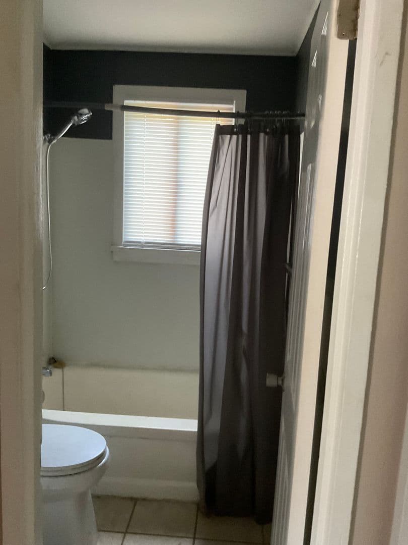 Augusta House: 2547 Miles St