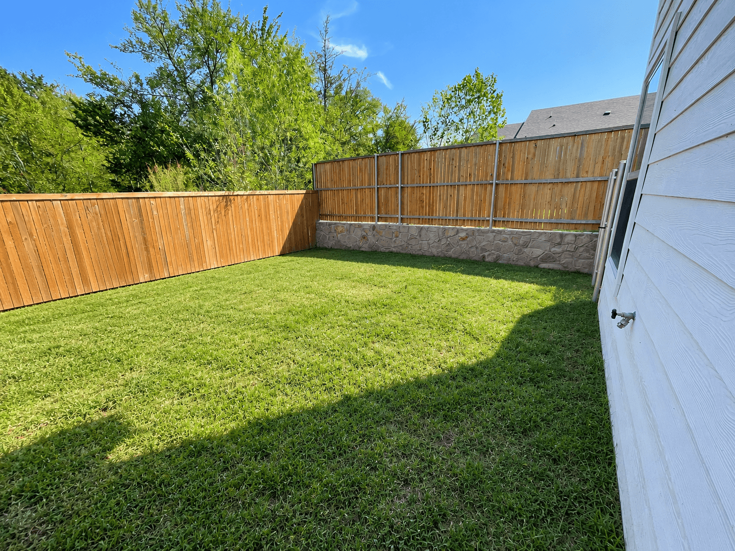 Denison Apartment: 2522-2524 South Fannin Avenue