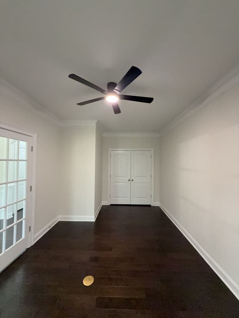 Elgin House: 234 Thacher Loop