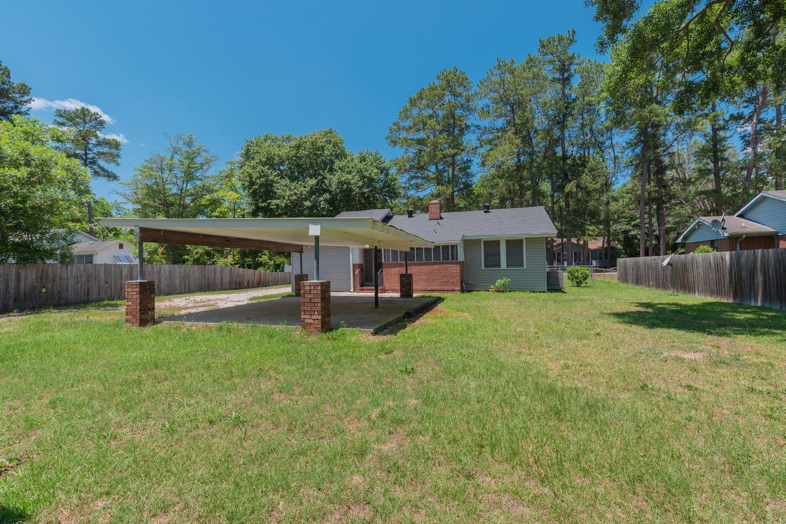 Augusta House: 1938 George Road