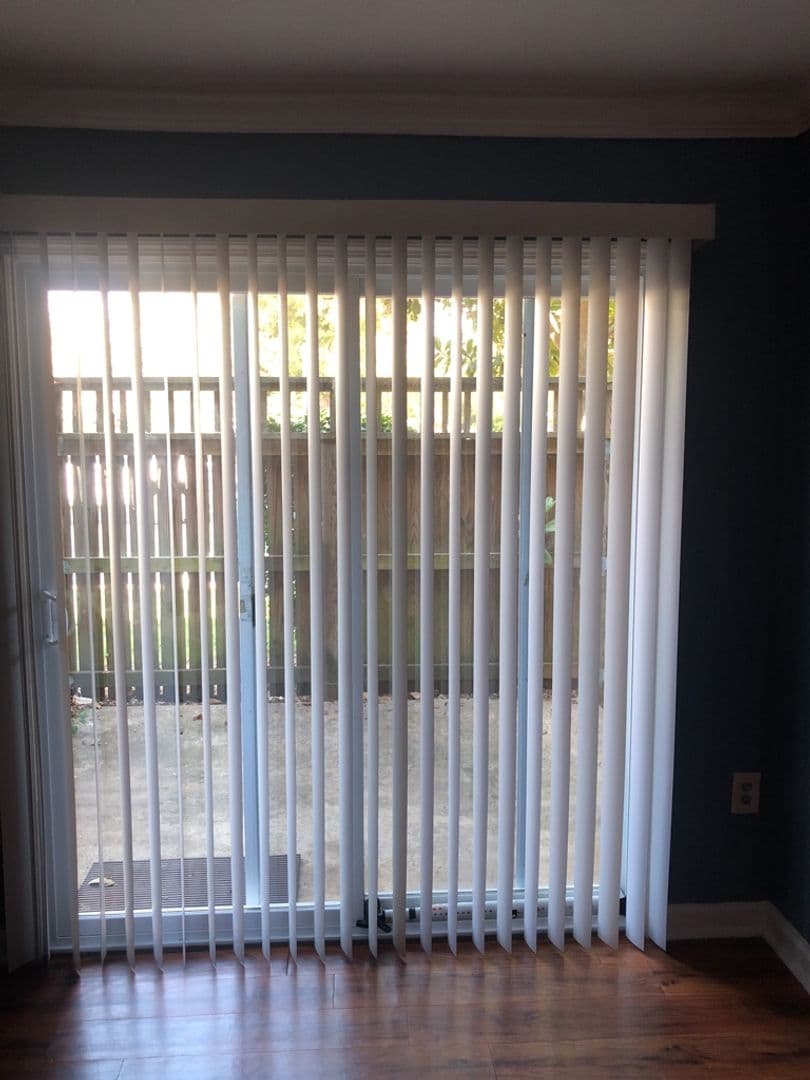 Charleston House: 1402 Camp Rd Apt 4C