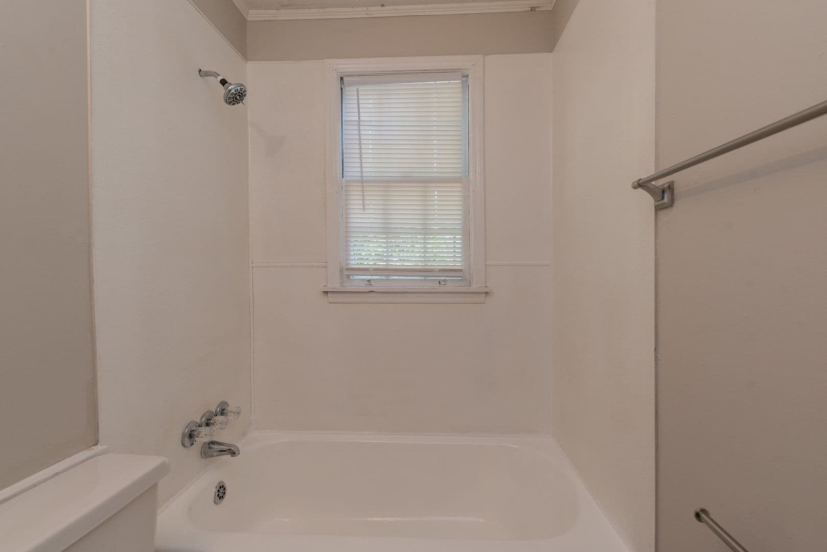 Augusta House: 2269 Pund Avenue