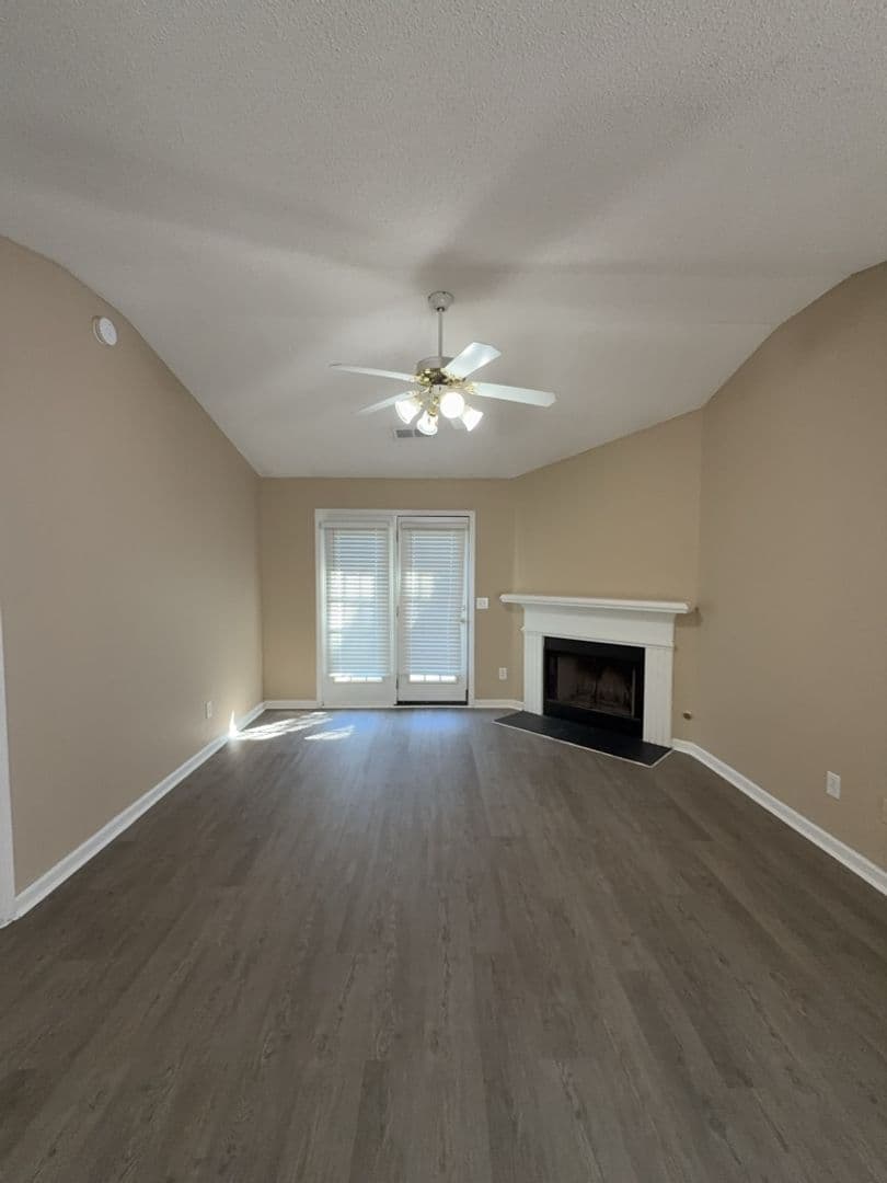 Columbia House: 515 Providence Crossing Dr