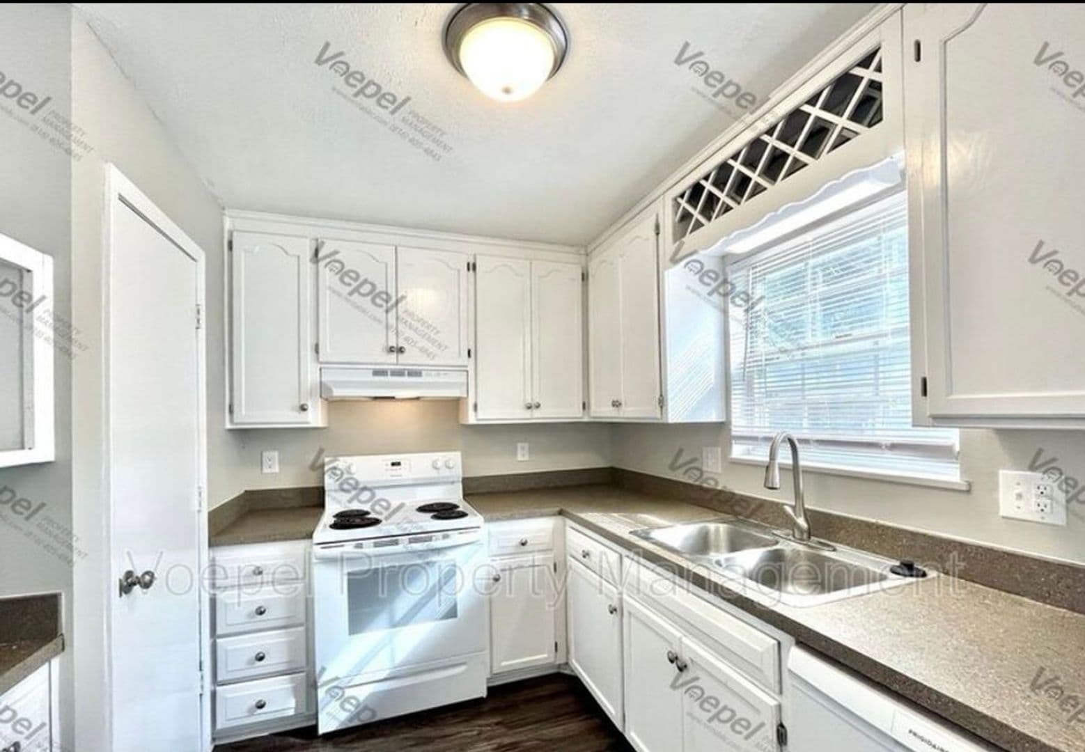 Raytown Apartment: 10109 - 10115 E. 67th Street