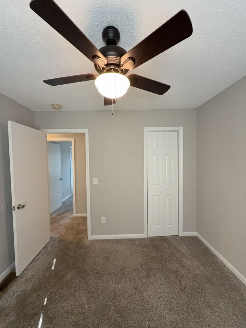 Cayce Townhome: Londonderry Sq