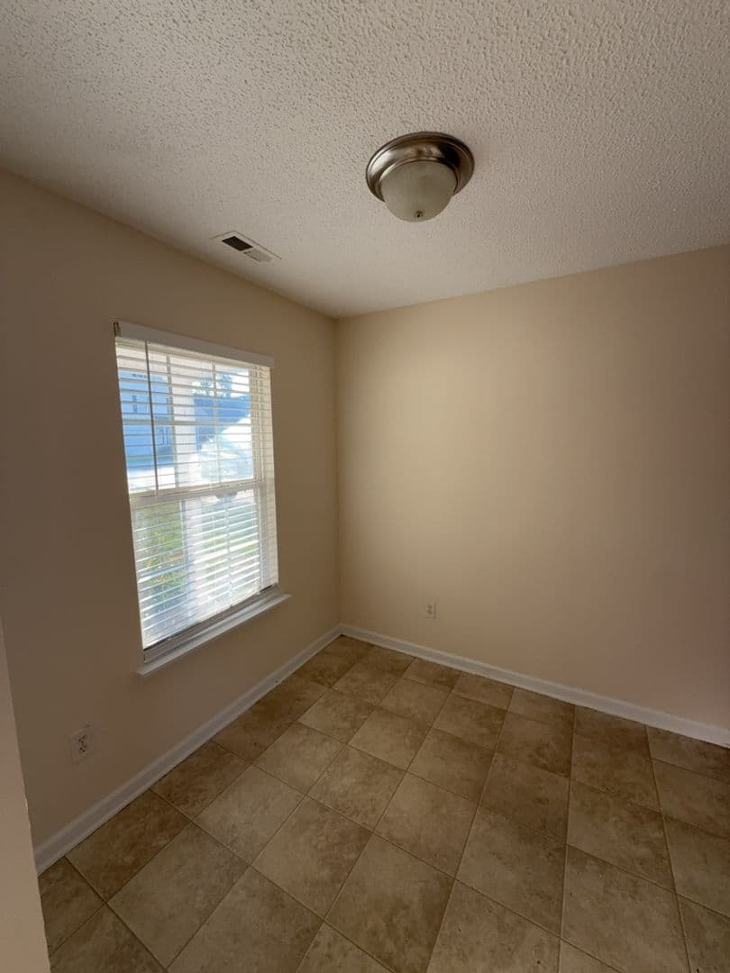 Lexington House: 420 Cape Jasmine Way